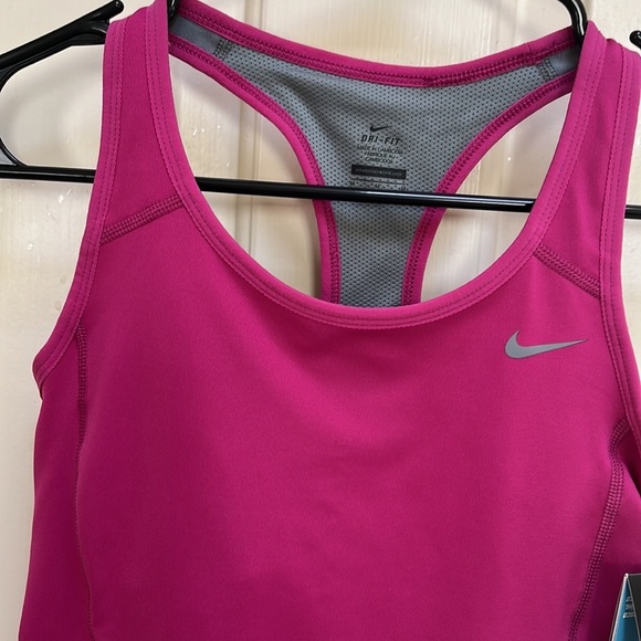 Brand new Nike sports top. Size medium. Color purple. Fri-fit. Yoga top - Picture 4 of 7